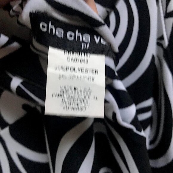 🖤💝 SEE VIDEO Cute Sleeveless V Front & Back with Pretty Black & White Pattern - Picture 9 of 9